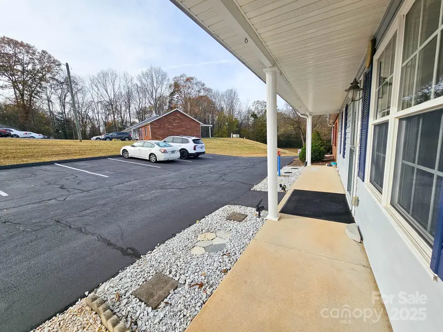 128 24th Street Nw, Hickory, NC 28601 - Image #3
