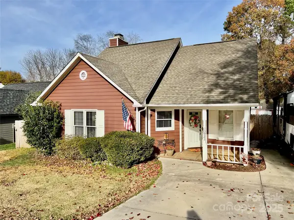 10923 Gladewater Drive, Matthews, NC 28105