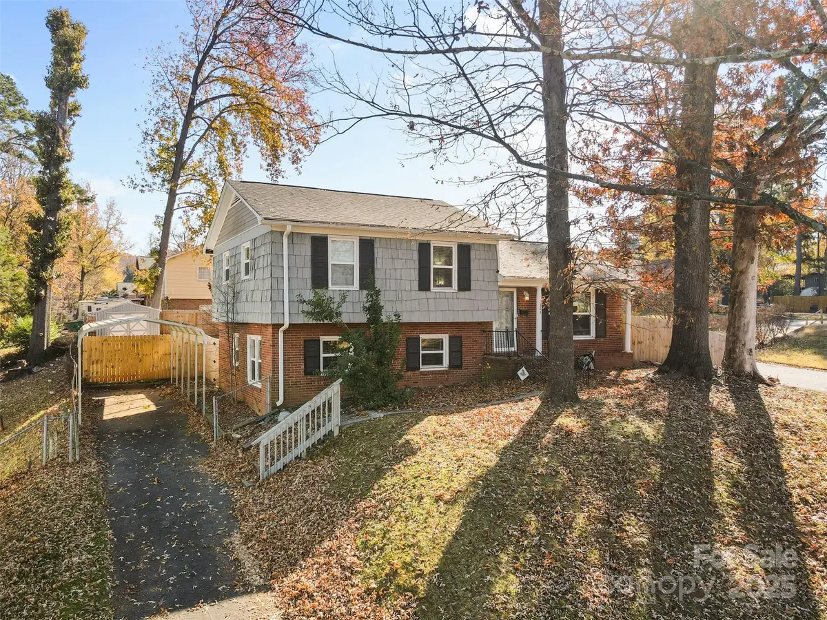1323 Ranch Road, Charlotte, NC 28208 - Image #1