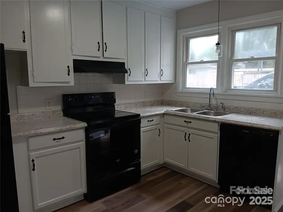 221 Valleyview Place, Salisbury, NC 28144 - Image #2