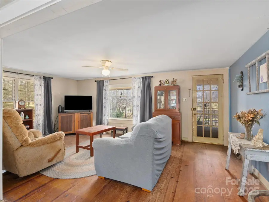 396 Will Hyatt Road, Waynesville, NC 28786 - Image #3