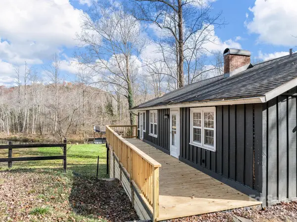 1420 W Lakeshore Drive, Landrum, SC 29356