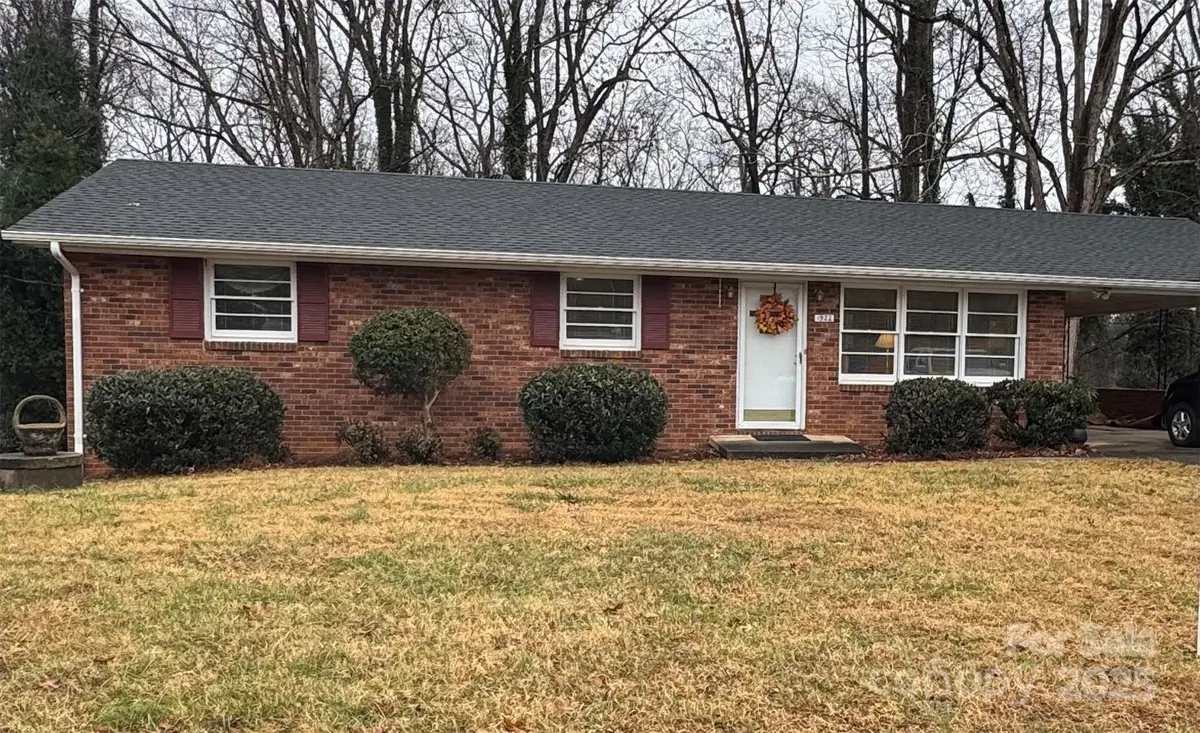 1922 30th Street Ne, Hickory, NC 28601 - Image #1