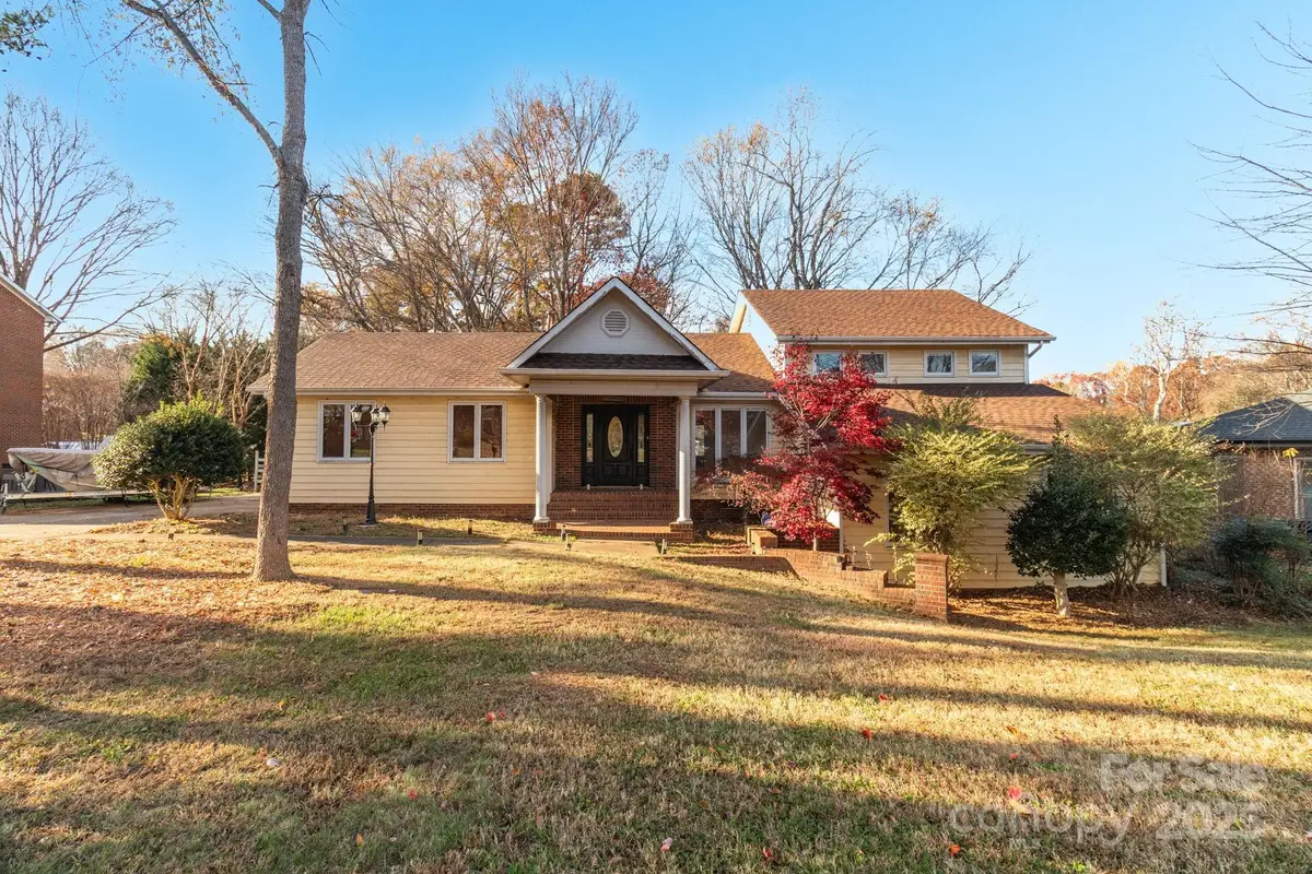 16425 Grapperhall Drive, Huntersville, NC 28078 - Image #1