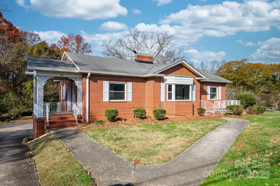 313 17th Street Nw, Hickory, NC 28601 - Image #3