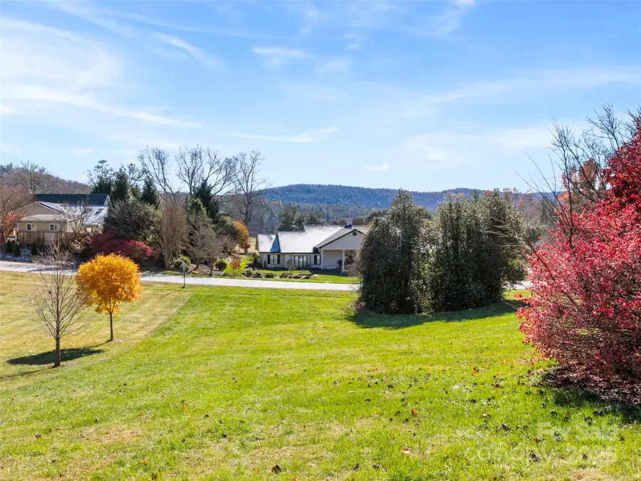 110 Yardley Court, Hendersonville, NC 28739 - Image #2