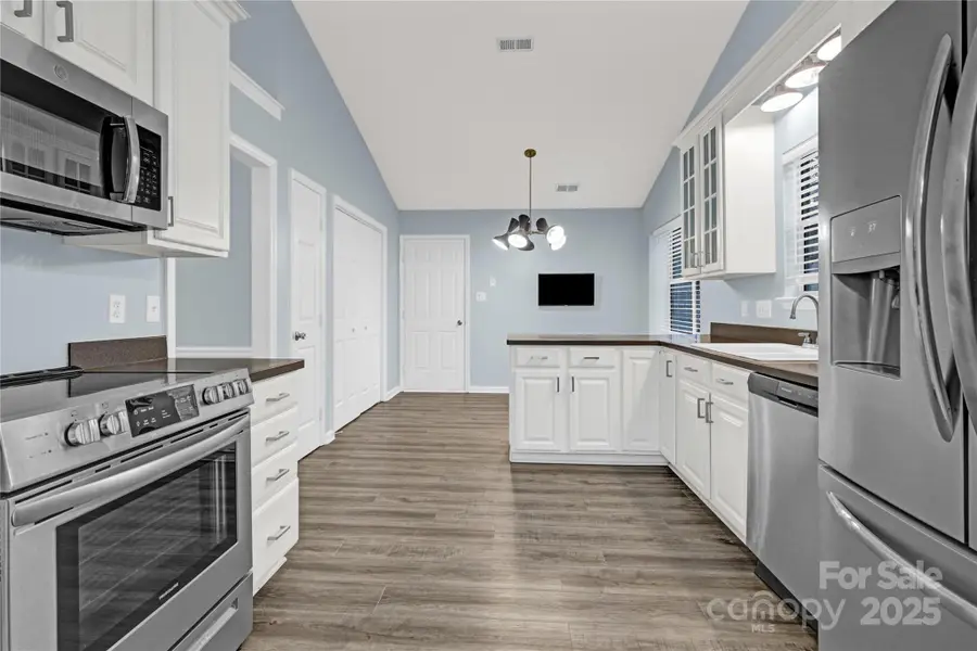 10402 Rolling Glen Court, Charlotte, NC 28214 - Image #3