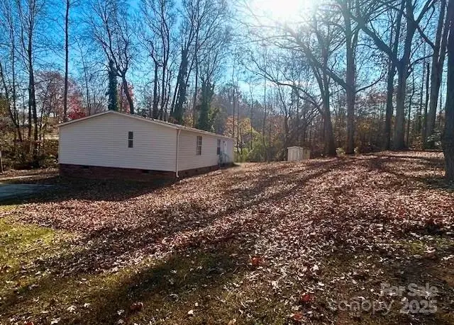 3355 Stony Brook Circle, Newton, NC 28658 - Image #2