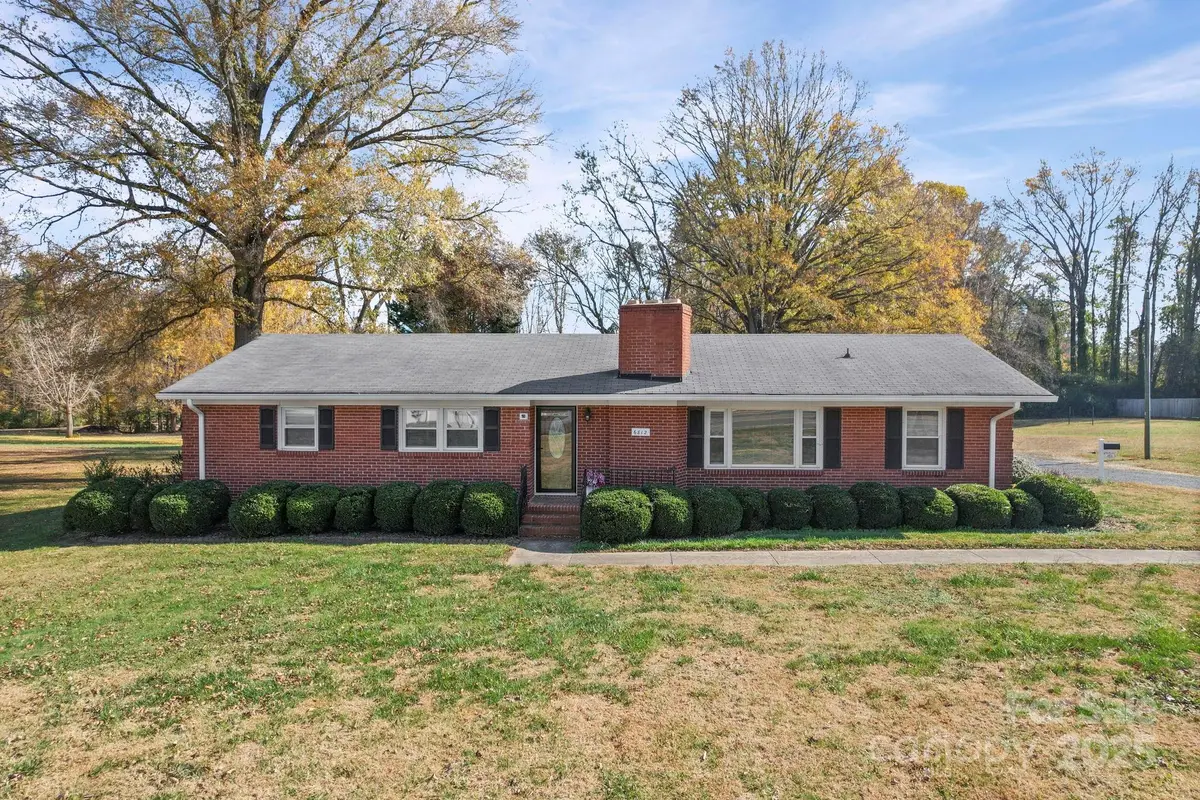 6812 W Sugar Creek Road, Charlotte, NC 28269 - Image #1