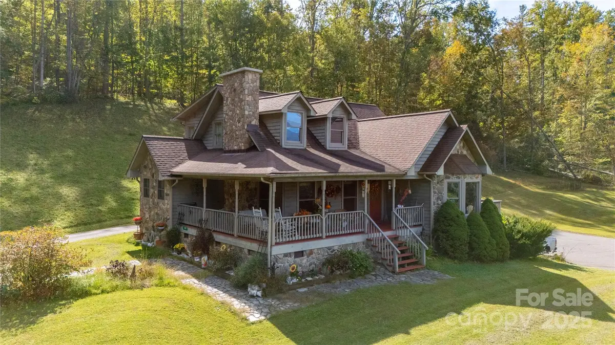 400 Three Dog Mountain Road, Bakersville, NC 28705 - Image #1