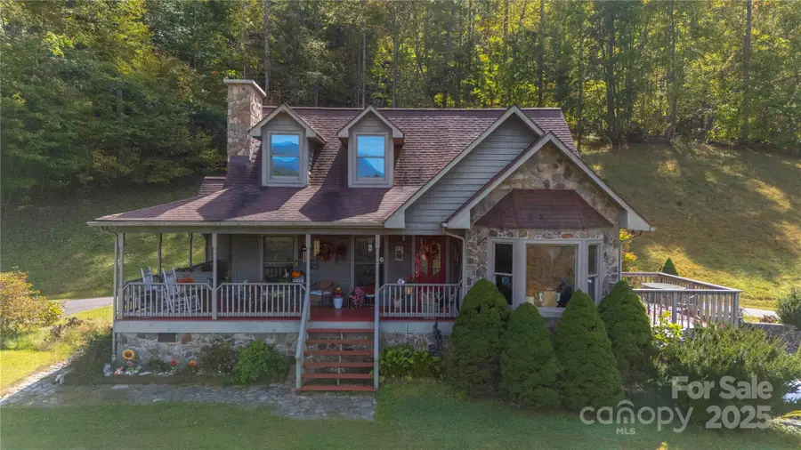 400 Three Dog Mountain Road, Bakersville, NC 28705 - Image #2