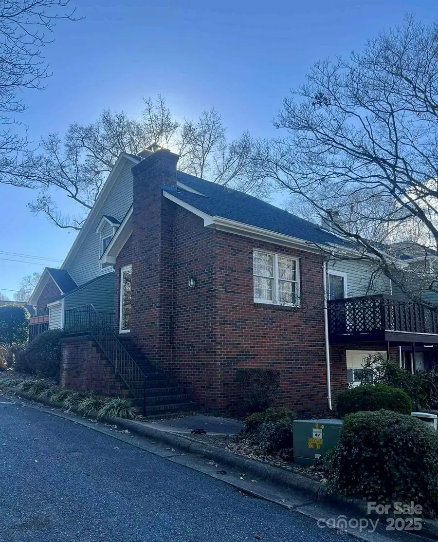 261 5th Avenue Ne #1, Hickory, NC 28601 - Image #3