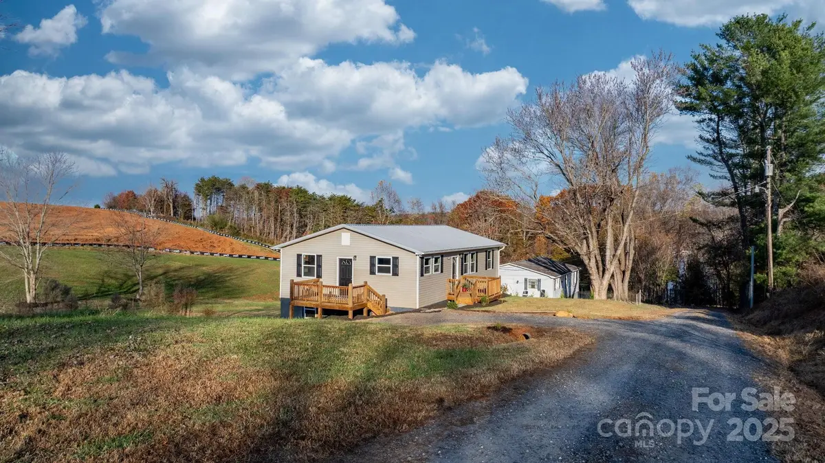 4647 16th Street Ne, Hickory, NC 28601 - Image #1