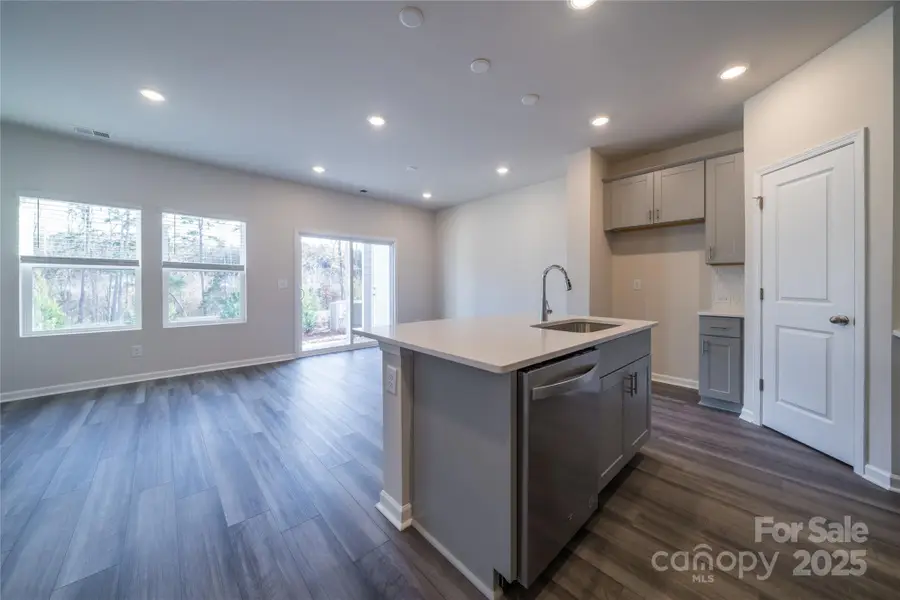 8041 Hidden Springs Trail, Charlotte, NC 28216 - Image #3