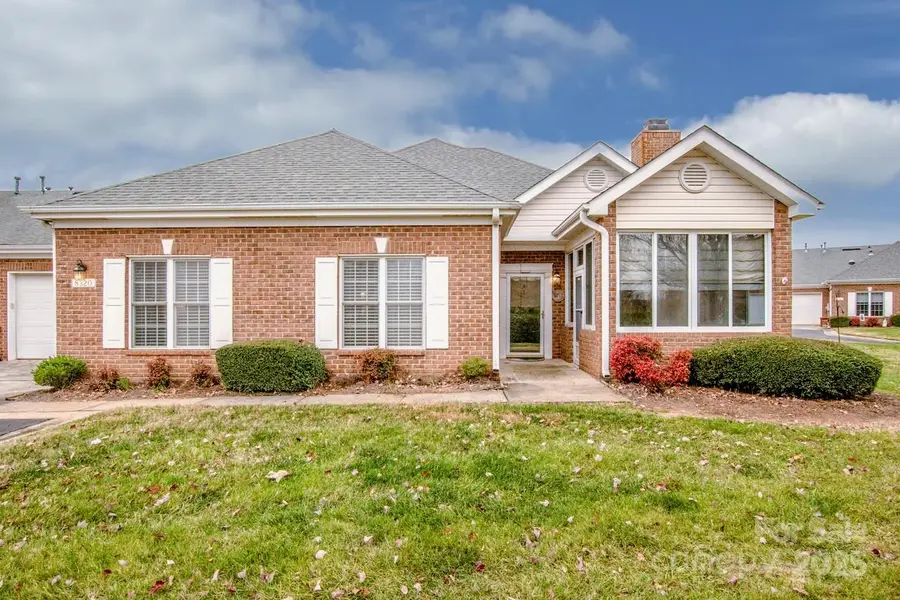 8320 Highland Glen Drive, Charlotte, NC 28269 - Image #2