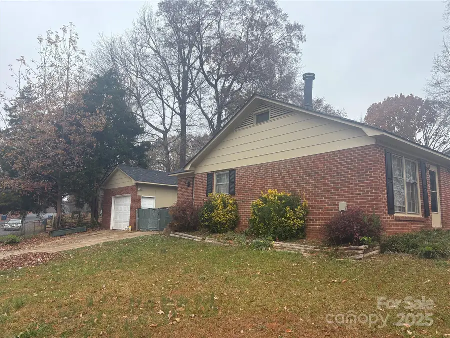 5312 Larewood Drive, Charlotte, NC 28215 - Image #2