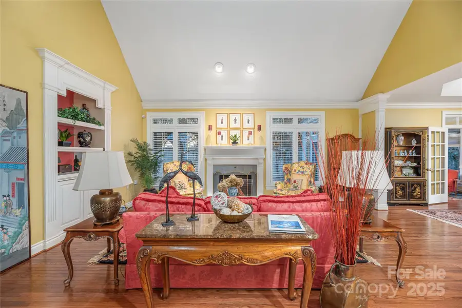 42 Tiverton Lane, Asheville, NC 28803 - Image #3