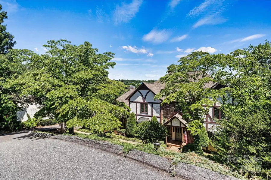 476 44th Avenue Drive Nw, Hickory, NC 28601 - Image #2