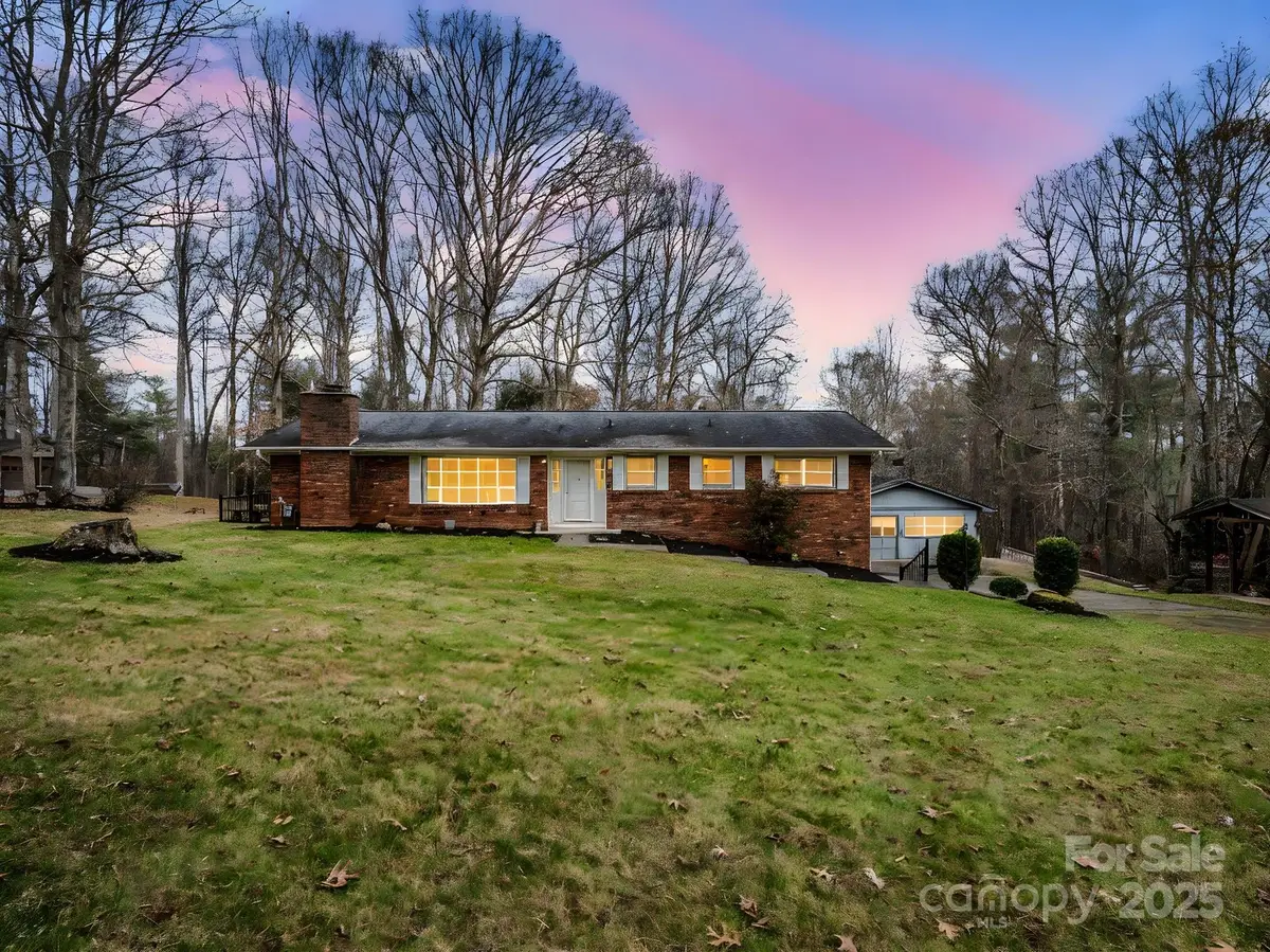 136 Old Tanglewood Trail, Hendersonville, NC 28739 - Image #1
