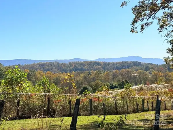 37 Bittersweet Drive, Hendersonville, NC 28792