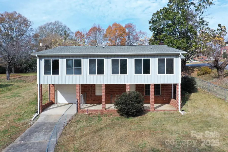 648 7th Avenue Se, Hickory, NC 28602 - Image #3