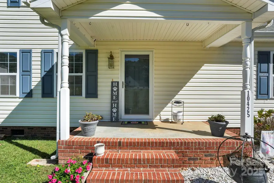 10425 Idlewild Road, Matthews, NC 28105 - Image #2