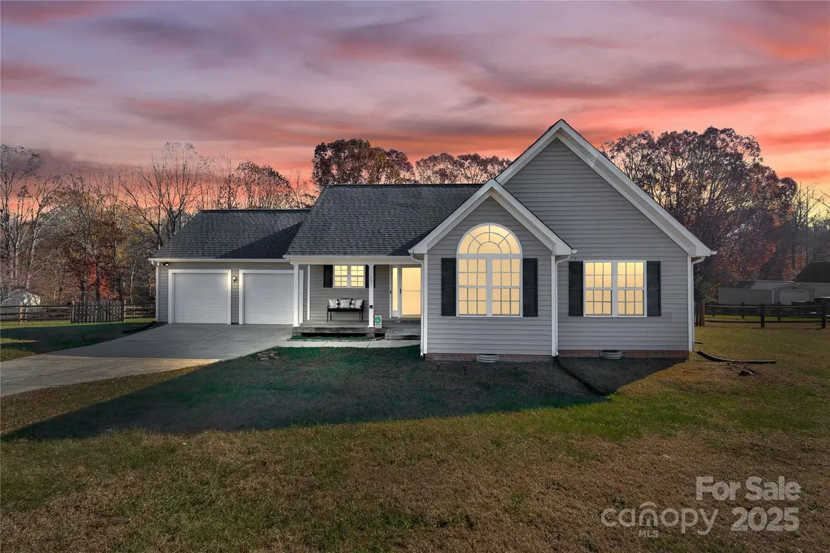 391 Brook Glen Drive, Mooresville, NC 28115 - Image #1
