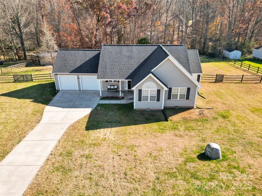 391 Brook Glen Drive, Mooresville, NC 28115 - Image #2