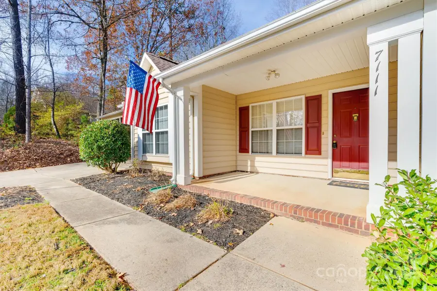 7111 Hunters Bluff Drive, Denver, NC 28037 - Image #3