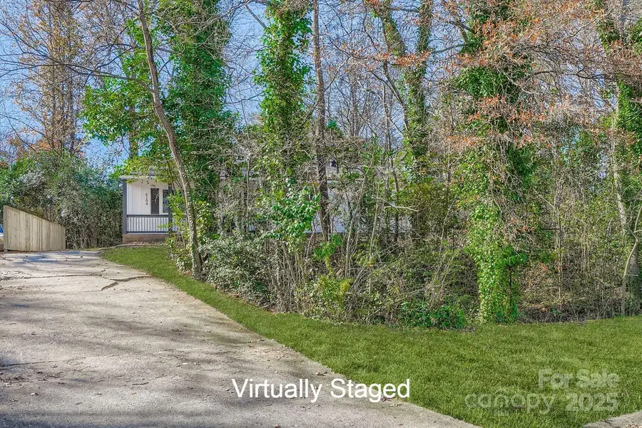 6104 Bridlewood Lane, Charlotte, NC 28215 - Image #2