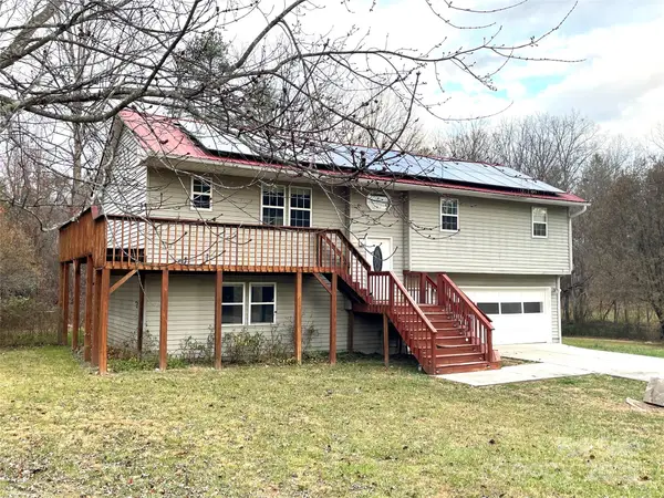 14 Spring Lake Drive, Fletcher, NC 28732