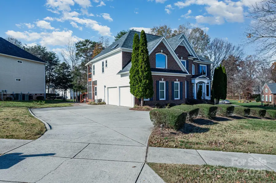 10927 Parkleigh Drive, Charlotte, NC 28262 - Image #3