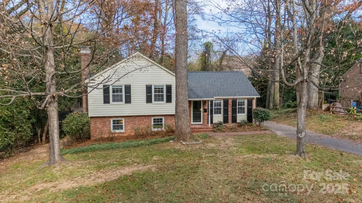 3221 Northampton Drive, Charlotte, NC 28210 - Image #1