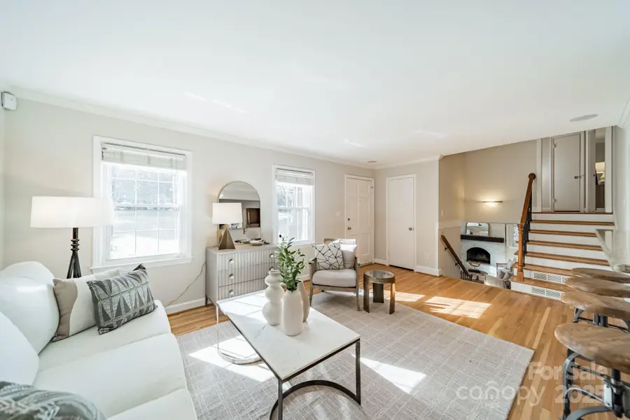 3221 Northampton Drive, Charlotte, NC 28210 - Image #2