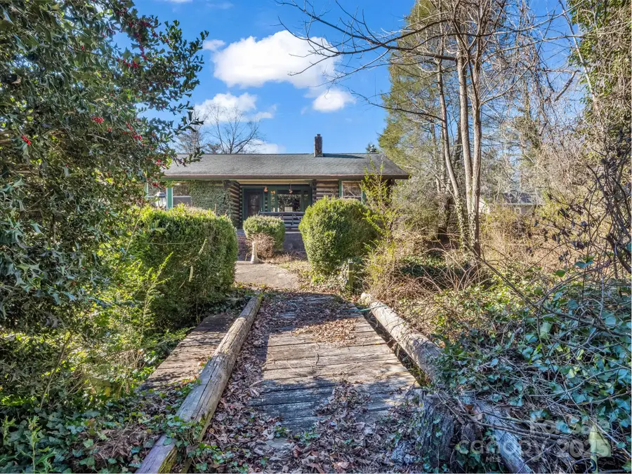 541 Broadway Street, Hendersonville, NC 28739 - Image #2