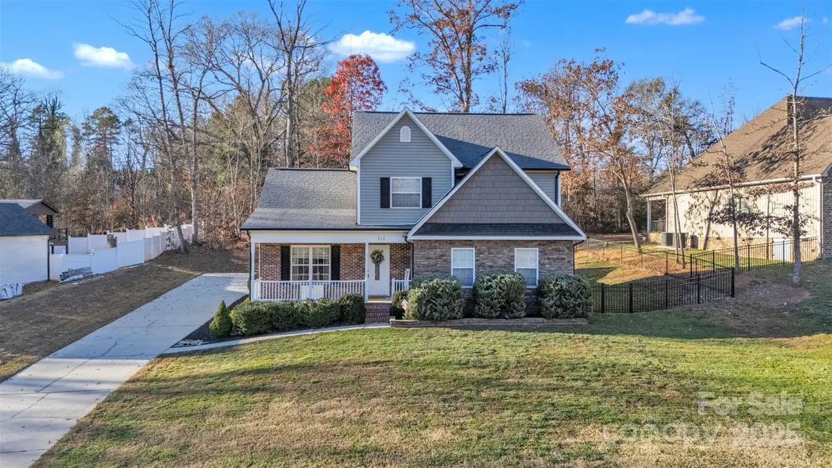 312 Oak Knoll, Hildebran, NC 28637 - Image #1