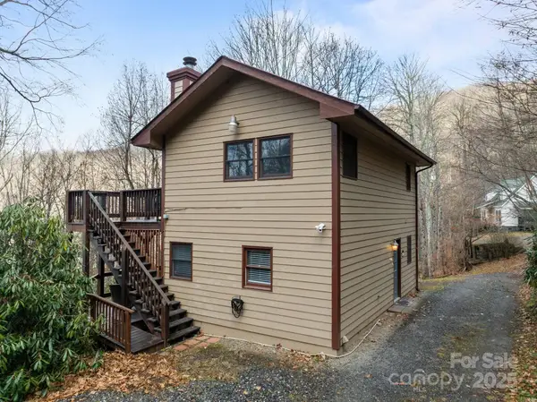 959 Plott Balsam Road, Maggie Valley, NC 28751
