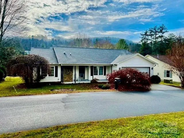 532 Woodfield Lane, Hendersonville, NC 28791 - Image #2