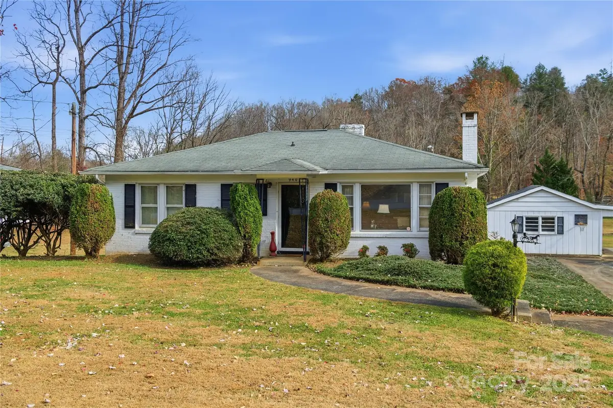 940 Meadowlane Drive Nw, Lenoir, NC 28645 - Image #1