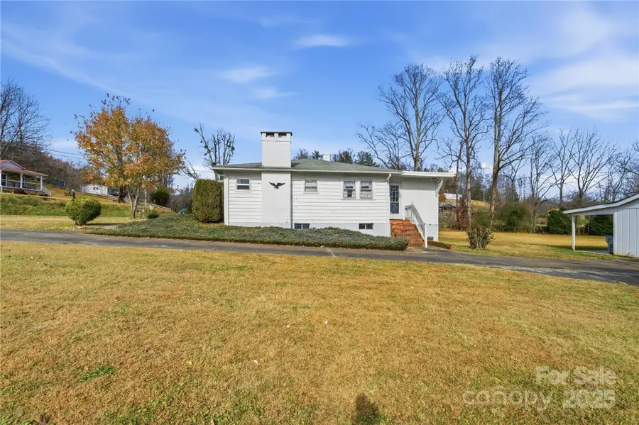 940 Meadowlane Drive Nw, Lenoir, NC 28645 - Image #3