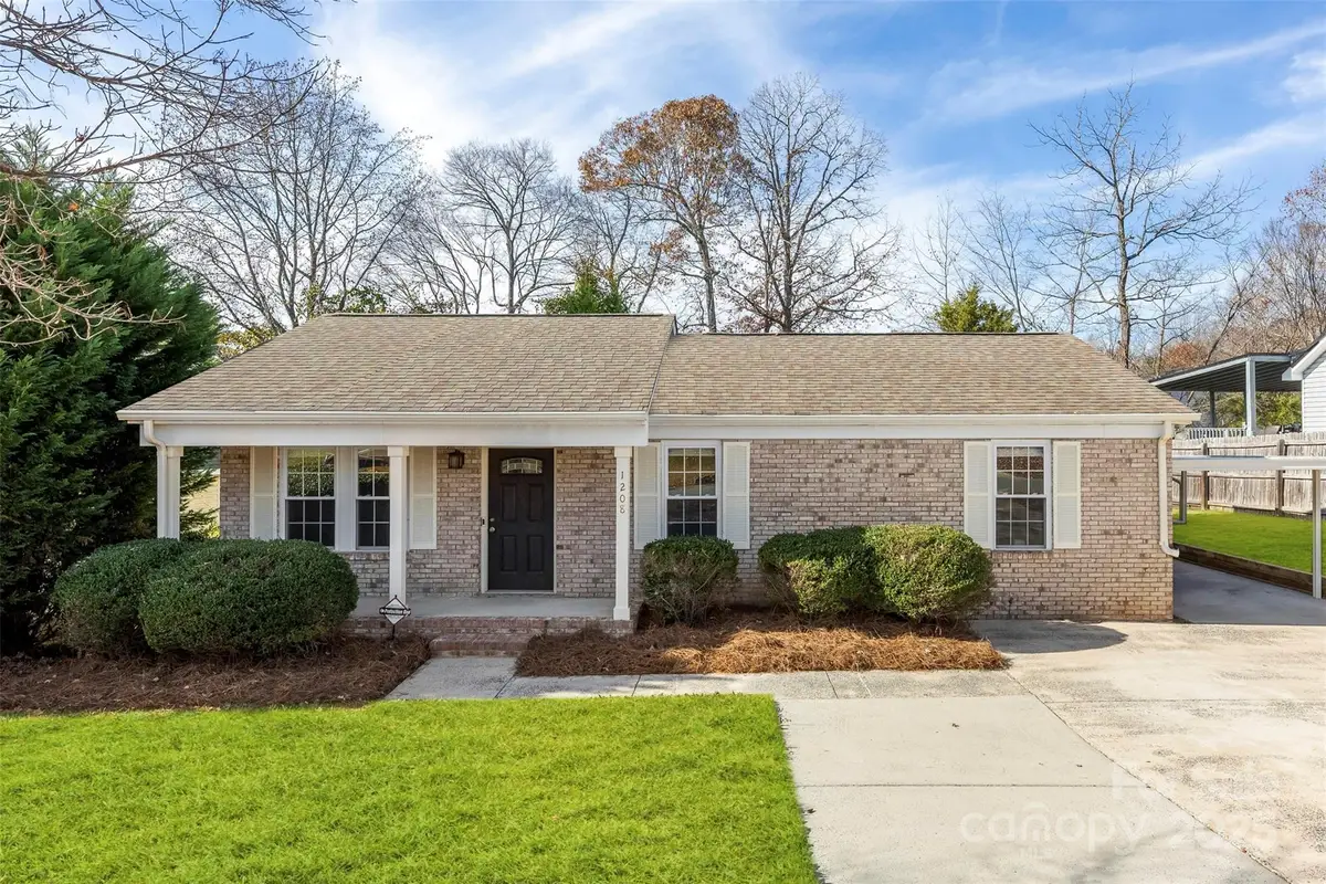1208 Eagle Ridge Drive, Charlotte, NC 28214 - Image #1