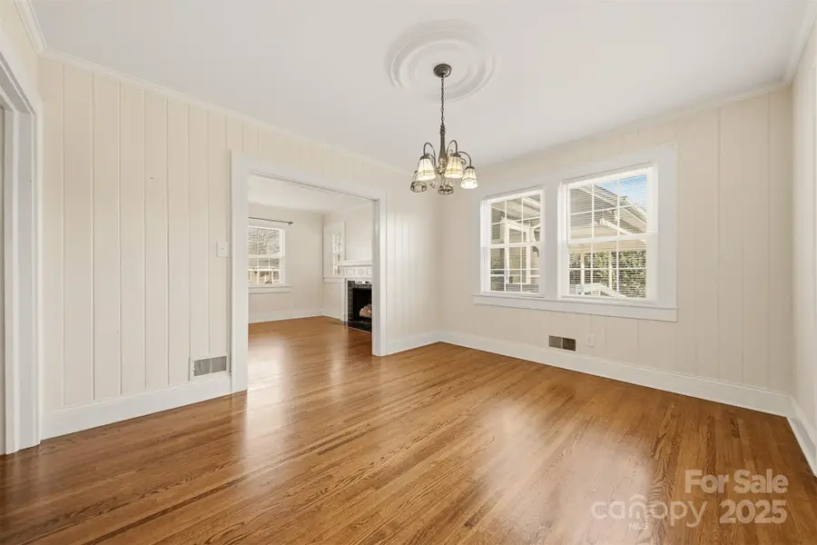 33 20th Avenue Nw, Hickory, NC 28601 - Image #3