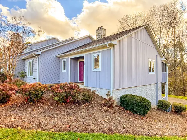 1011 21st Avenue Ne, Hickory, NC 28601