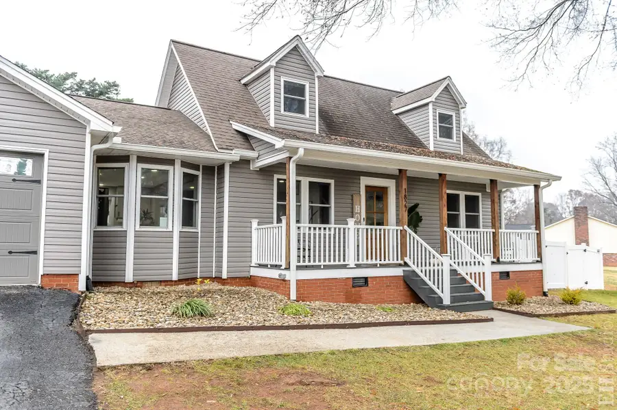 1827 Kincaid Court, Hickory, NC 28602 - Image #2