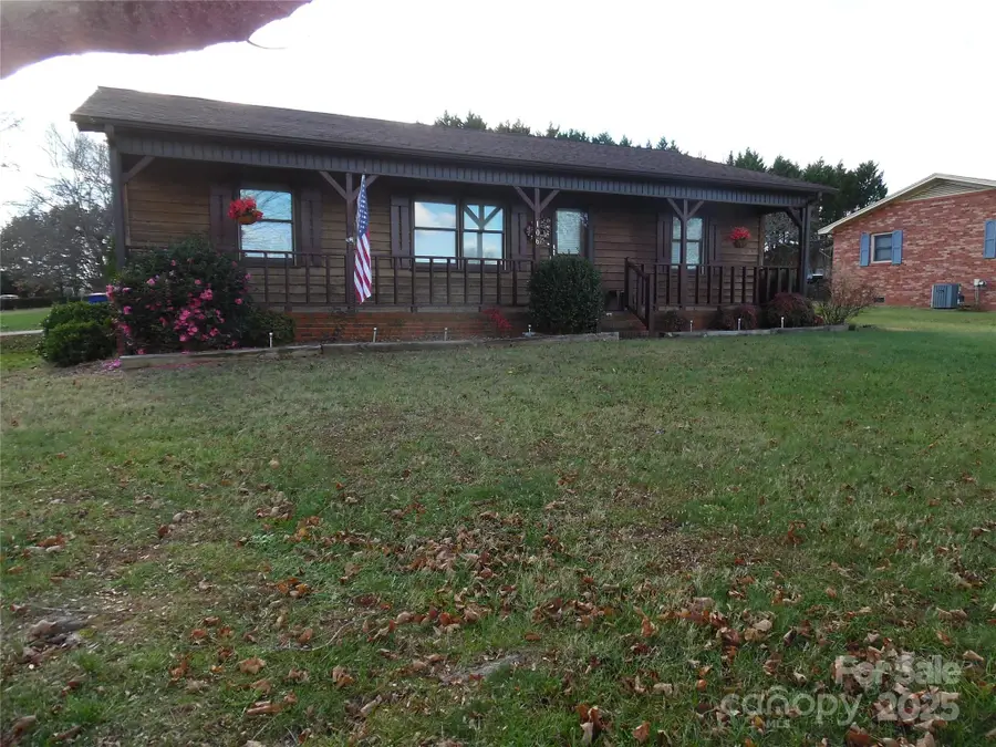 106 Belleview Drive Ne, Conover, NC 28613 - Image #3