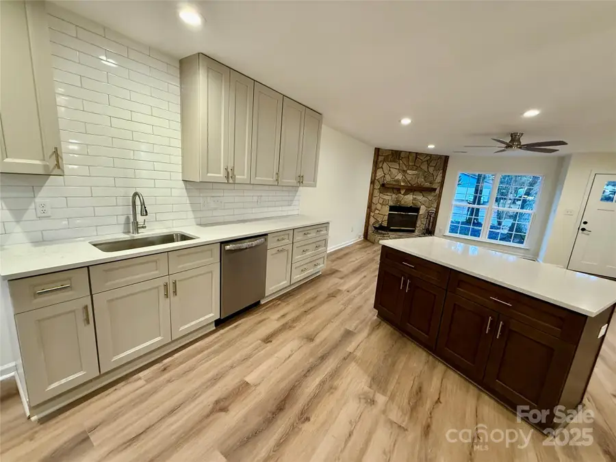 7401 Sheffingdell Drive, Charlotte, NC 28226 - Image #3