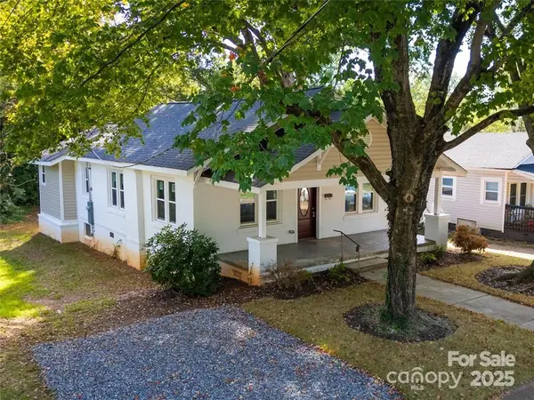 137 Woodlawn Drive, Statesville, NC 28677