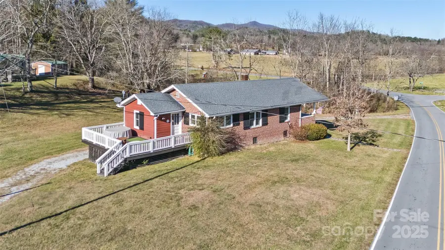 522 Calvert Road, Brevard, NC 28712 - Image #2