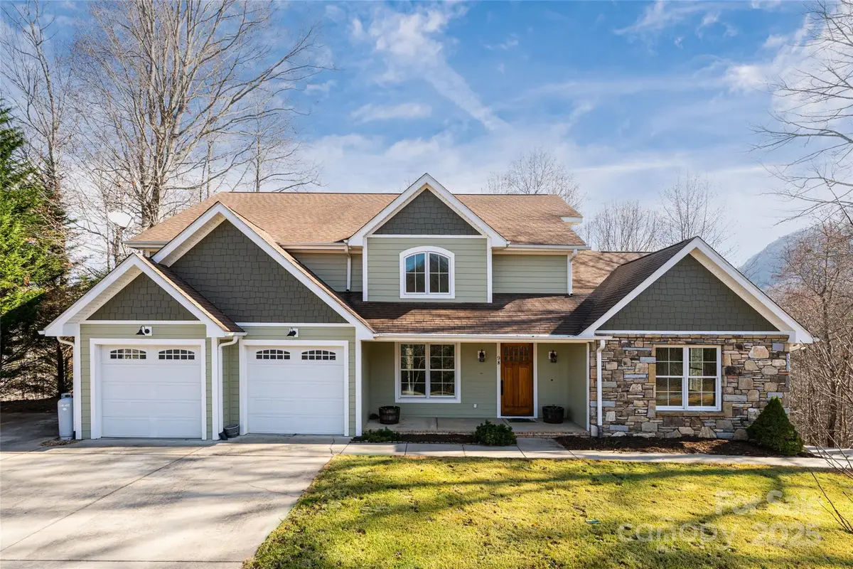 98 Sovereign Lane, Fairview, NC 28730 - Image #1