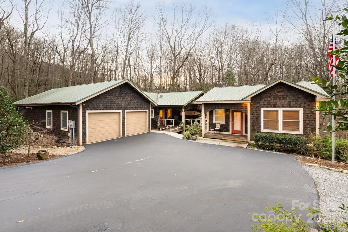 457 Hearthstone Way, Horse Shoe, NC 28742 - Image #1